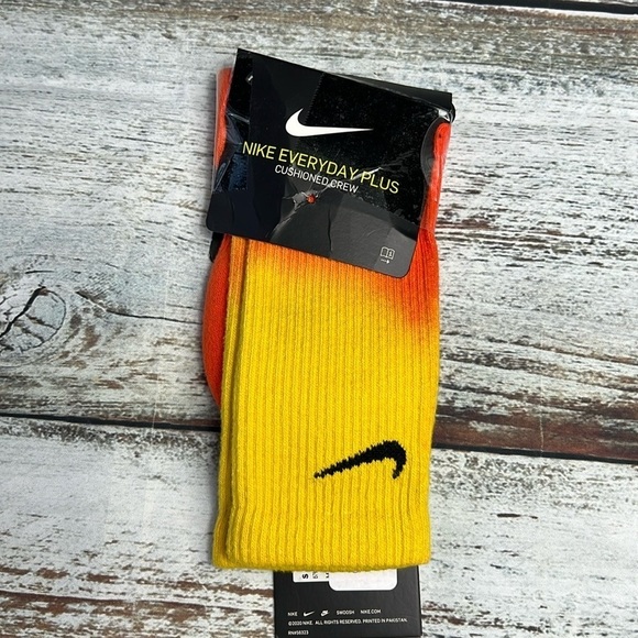 Nike Everyday Plus Cushioned Crew (2pk) YYH Size 3Y-5Y / WMN Size 4-6 - Picture 1 of 3
